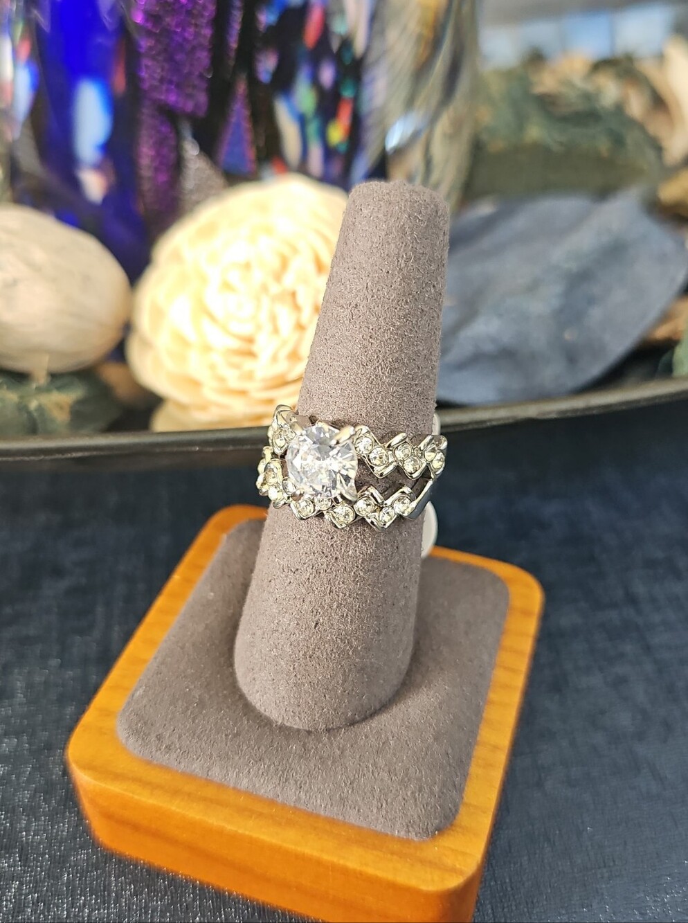 Nwt Sassified Boutique Silver-Tone Crystal Halo Statement Ring - Clear